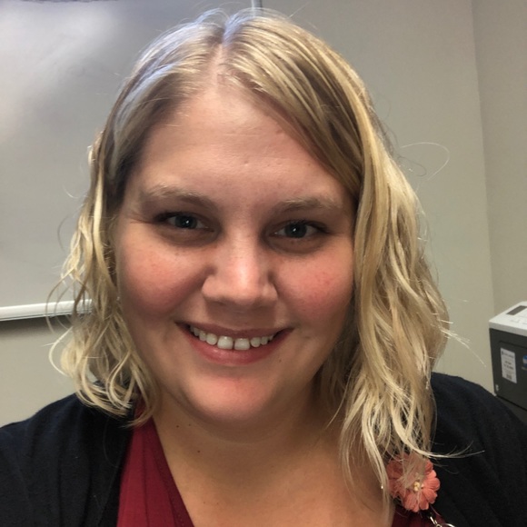 Meet your Posher, Sarah - Picture 1 of 1